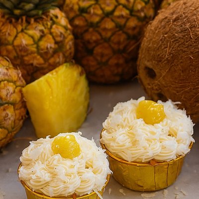 Pineapple Coconut Cupcake 6pk