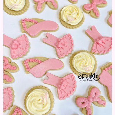 Buttercream Decorated Cutout Sugar Cookies 