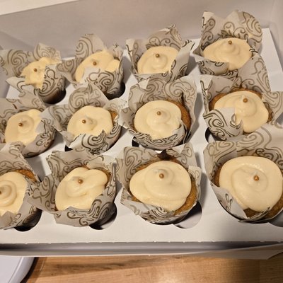 Carrot Cake Cupcakes, 24 Standard Cupcakes Or 84 - 88 Mini Cupcakes With Cream Cheese Frosting