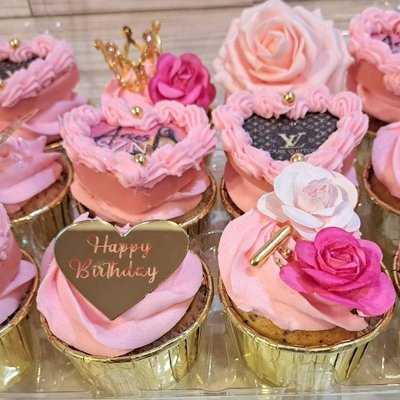 One Dozen Luxe Cupcakes 