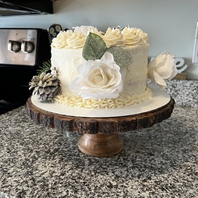Customizable 8 Inch Cake