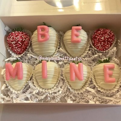 8 count chocolate strawberries (choice 1)