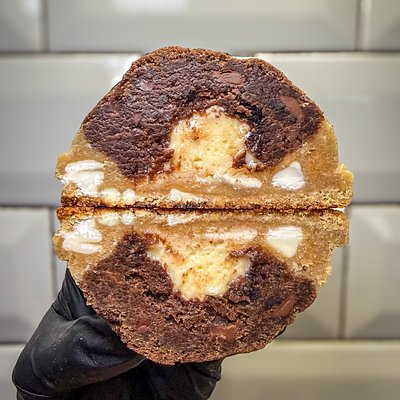 MEGA: Boston Cream Donut Cheesecake 🤎