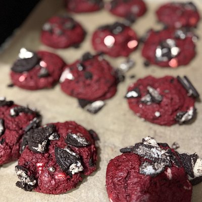 Red Velvet Oreo Cookie 