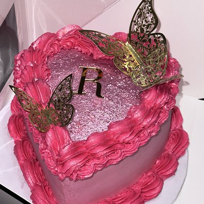 6” Heart cake Serves 12