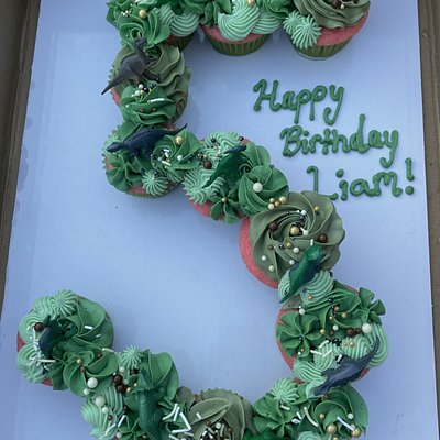 Pull Apart Cupcake Cakes