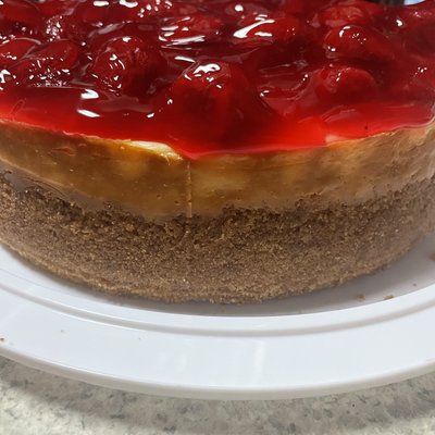 New York Cheesecake Topped With Strawberries 