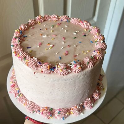 6” Diameter Cake (feeds 8-12)