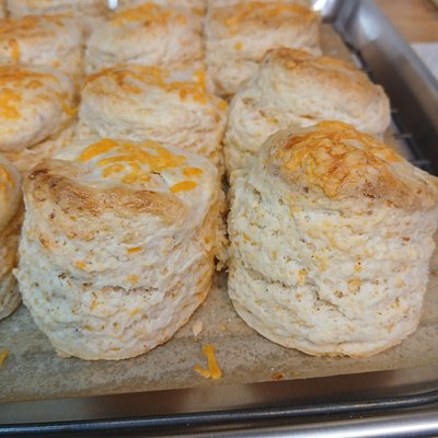 Cheddar Garlic Biscuits (4 Pack)