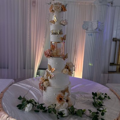 5 Tier Cake - Feeds 230