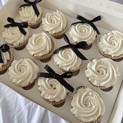 12 Custom  Cupcakes 