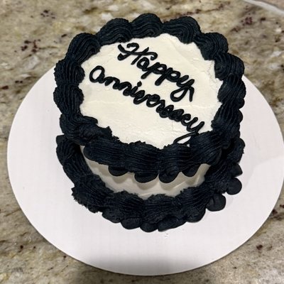4” Round (2 Layer) Cake