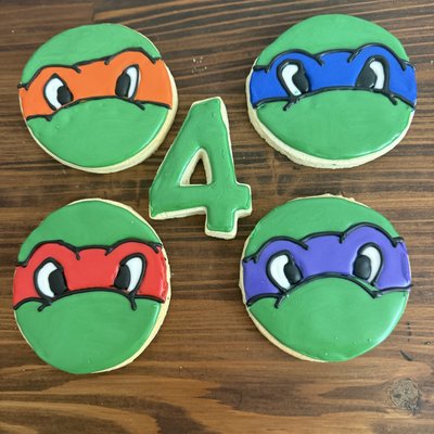 Sugar Cookies with Vanilla Icing