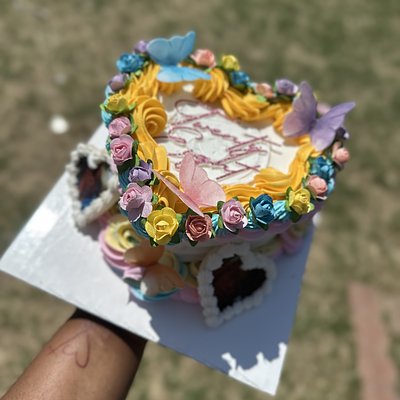 6' Inch 2 Layer Heart Cake 