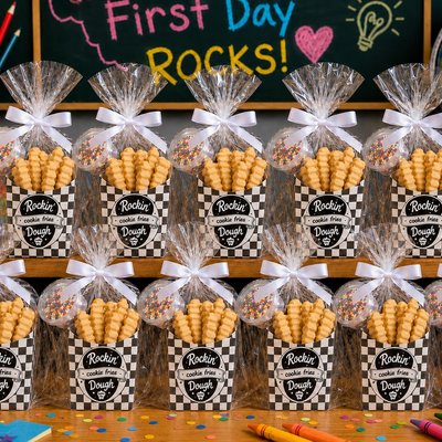 1 Dz. Individually Wrapped Cookie Fry W/Dipper