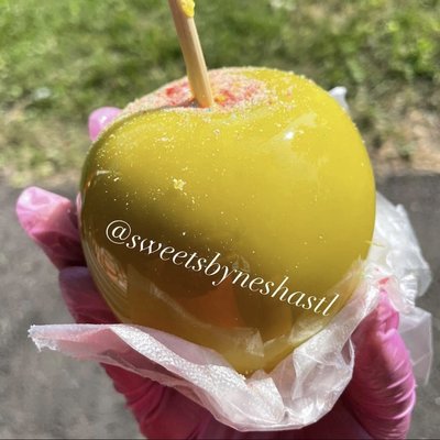 1 Candy Apple (min Order Is 4) 