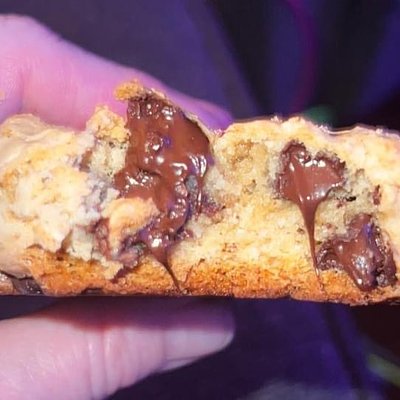 6 Oz. Ordinary Average Guy Dark Chip & Hersheys Kisses Walnut CCC