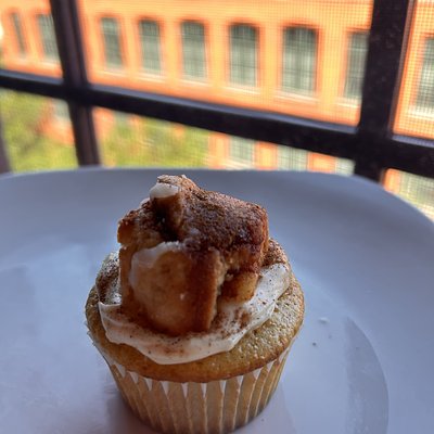CinnaRoll Cupcakes