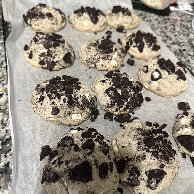 Cookies and cream (Oreo Style)