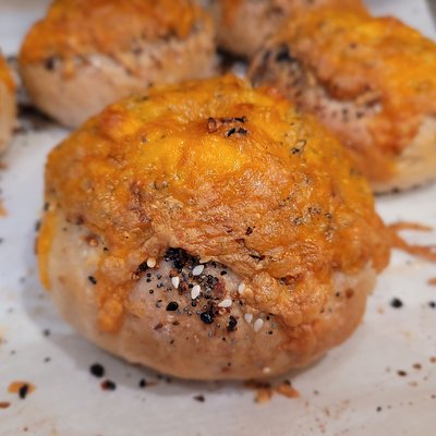 1/2 Order Sourdough "Everything" Cheddar Bagels 4ct