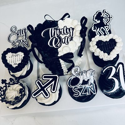 Bento Cake & 8 Cupcakes