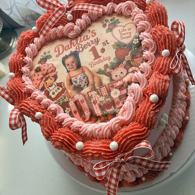 9” Two Layer Cake (Feeds 32)