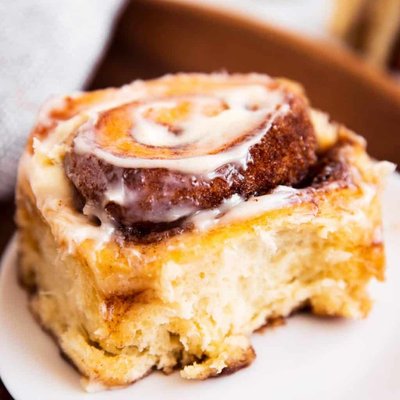 Cinnamon Rolls With Icing
