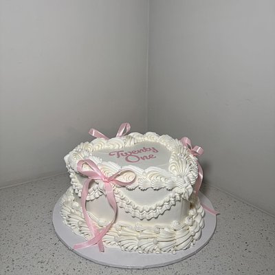 Monochromatic Vintage Bow Cake