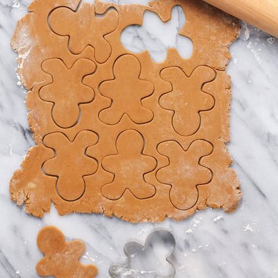 Roll Out Gingerbread - 32oz container makes 21 cookies