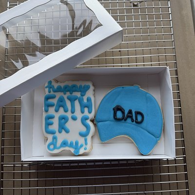 🧢 Happy Father’s Day Gift Box