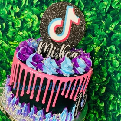 Basic Drip Cake 