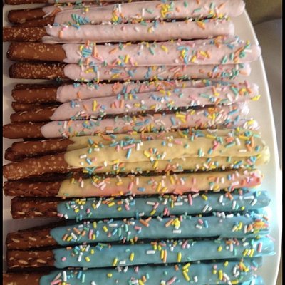 Chocolate Covered Pretzel Rods