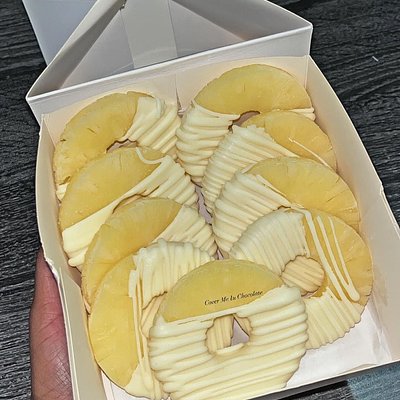 Chocolate Covered Pineapples 