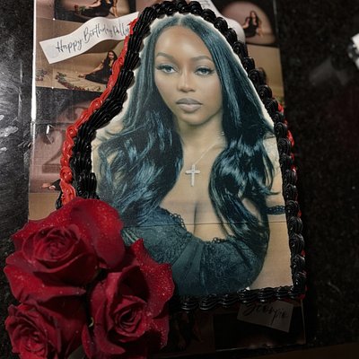 Selfie Portrait Cake 