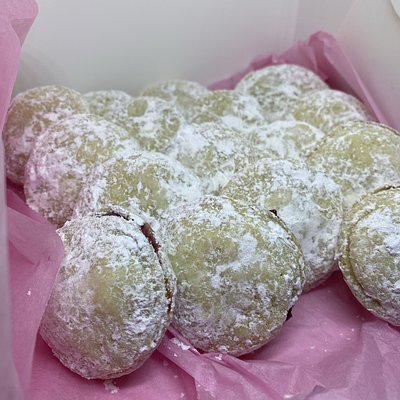 Raspberry Sandwiches 