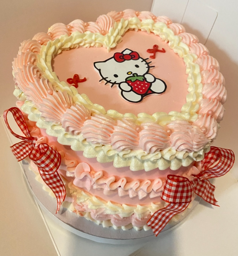 6 Inch 2 layer Heart Cake 8-12 Servings 