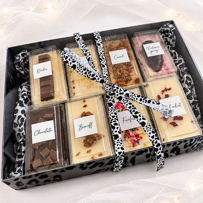 Wedding Taster Box 8 Slices 