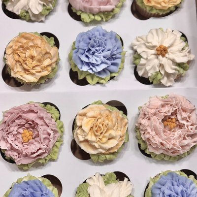 Floral Cupcakes 12 Servings
