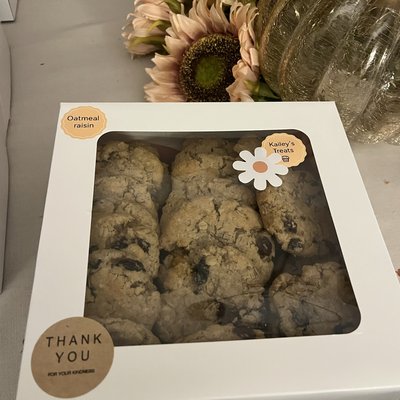 Oatmeal raisin cookies