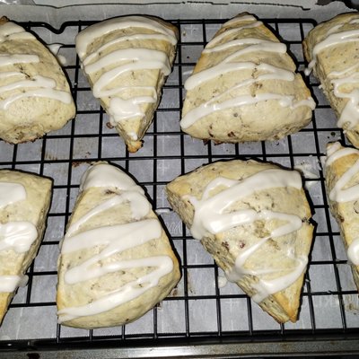 Sourdough Maple Pecan Scones (4 Pack)