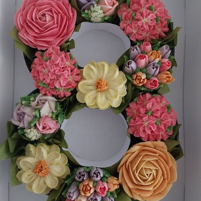 Single Digit Floral Cupcakes