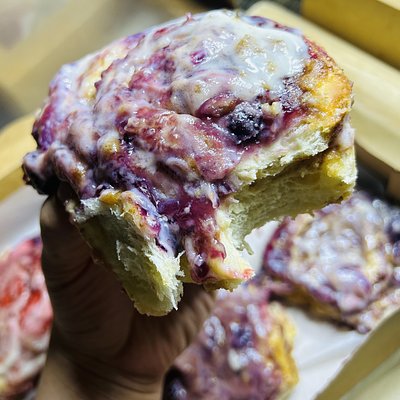 Blueberry Crumble Roll (2)