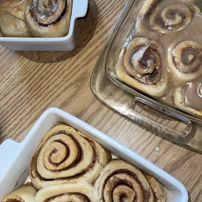 Large Cinnamon Rolls 