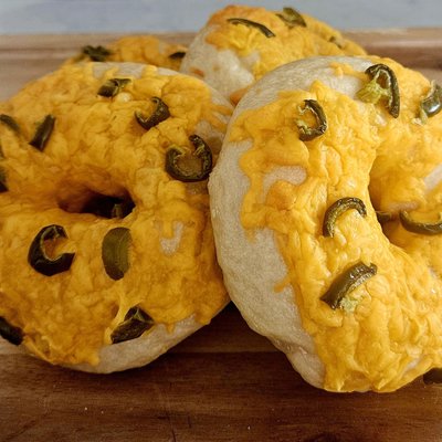 Organic Sourdough Bagels- Jalapeño Cheddar (4 Count)
