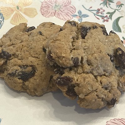 Vegan Oatmeal Raisin Cookie