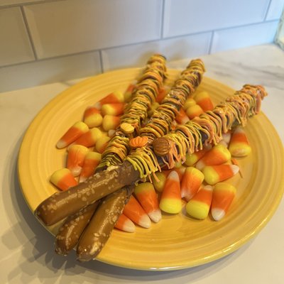 Halloween Chocolate Dipped Pretzel