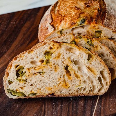 Jalapeño Cheddar (Boule or Loaf)
