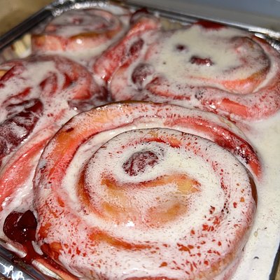 Very Cherry Sweet Rolls (4 Count)