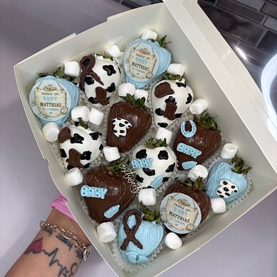 Character & Themed Chocolate Covered Strawberries 