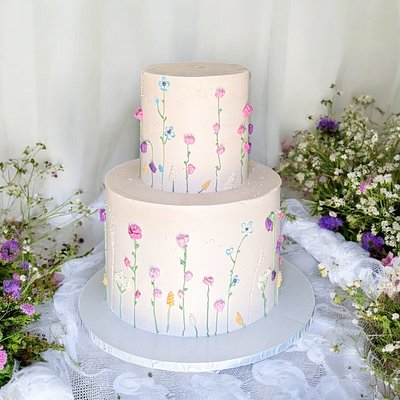 Two Tier Cake - Feeds 25-40